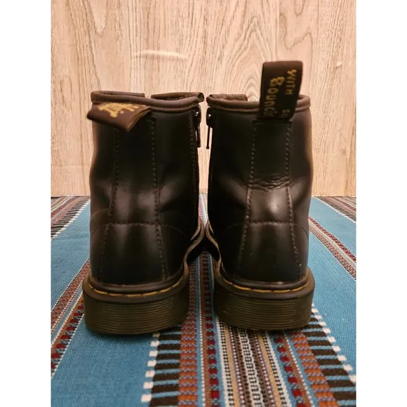 Dr. Doc Martens Brown Leather Boots Junior Size US 1 EU 32 UK 13 1460 J