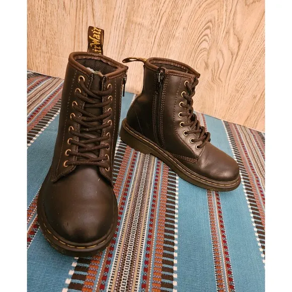 Dr. Doc Martens Brown Leather Boots Junior Size US 1 EU 32 UK 13 1460 J