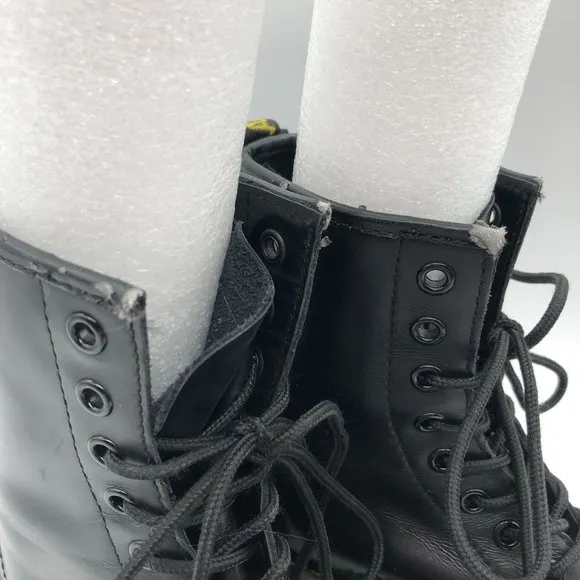 Dr. Martens 10072 Black Smooth Leather Boots Lace Up Mens 5 Womens 6