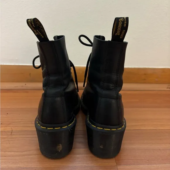 Dr. Martens 1460 Black Smooth Leather Lace Up Boots with Heel - US size 7
