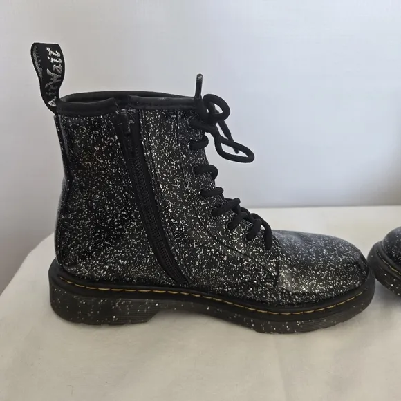 DR. MARTENS '1460' BOOTS COMBAT COSMIC GLITTER BLACK SILVER UNISEX (5W 4M)