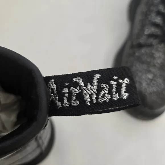 DR. MARTENS '1460' BOOTS COMBAT COSMIC GLITTER BLACK SILVER UNISEX (5W 4M)