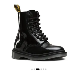 Dr. Martens 1460 Pascal Stud Black Patent Leather Combat Boots Womens Size 8