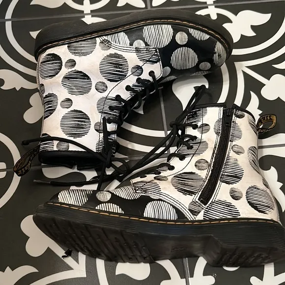 Dr. Martens 1460 Polka Dot Smooth Leather Lace Up Boots US 6