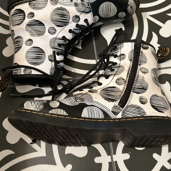 Dr. Martens 1460 Polka Dot Smooth Leather Lace Up Boots US 6