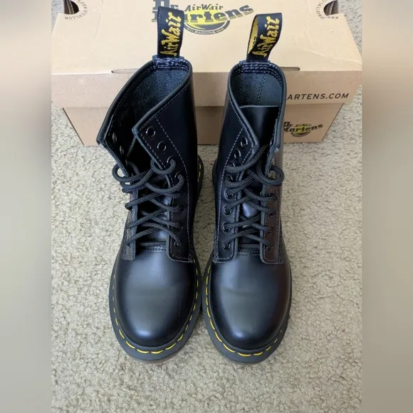 Dr. Martens 1460 Women's Smooth Leather Lace Up Boot Size 5 U.S. Women's