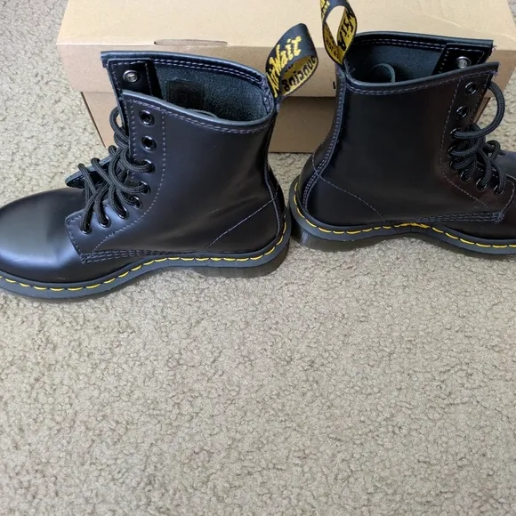Dr. Martens 1460 Women's Smooth Leather Lace Up Boot Size 5 U.S. Women's