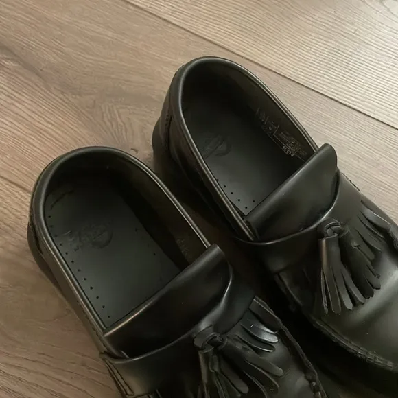 Dr. Martens Adrian Smooth Leather Tassel Loafers Shoes Sz:6 Black