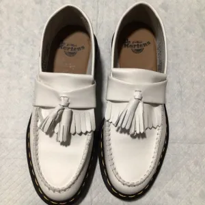 DR. MARTENS ADRIAN YS WHITE TASSEL LOAFERS
