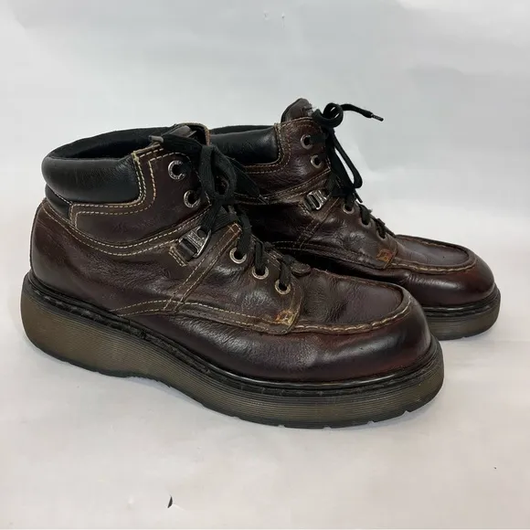 Dr. Martens Brown Boots with Rugged Design and Thick Rubber Sole VTG 90’s