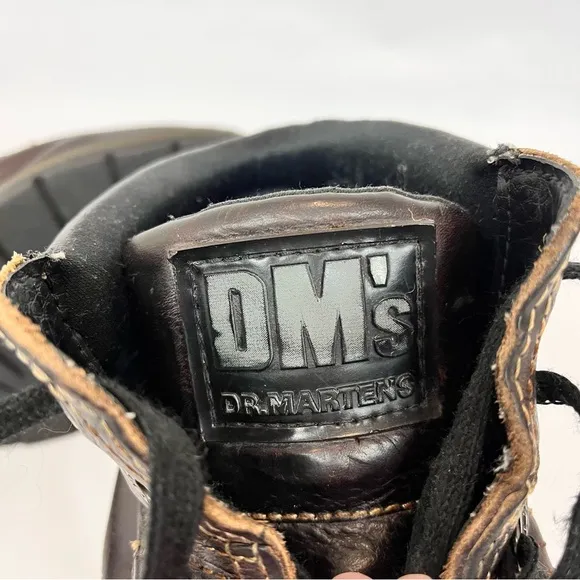 Dr. Martens Brown Boots with Rugged Design and Thick Rubber Sole VTG 90’s