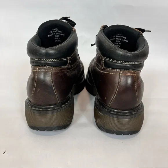 Dr. Martens Brown Boots with Rugged Design and Thick Rubber Sole VTG 90’s