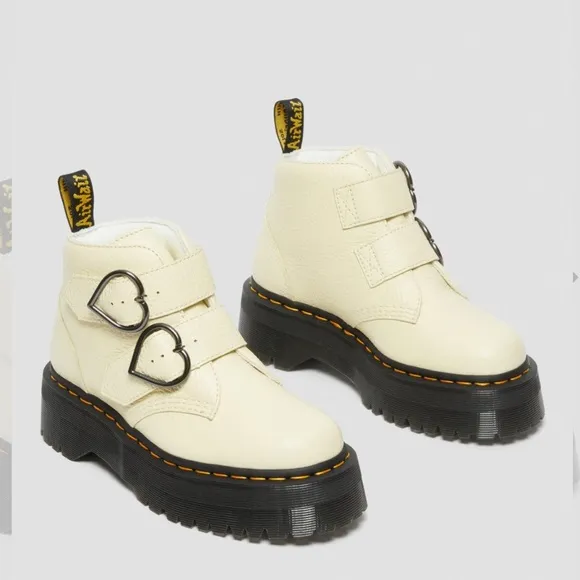 DR MARTENS DEVON HEART LEATHER PLATFORM BOOTS