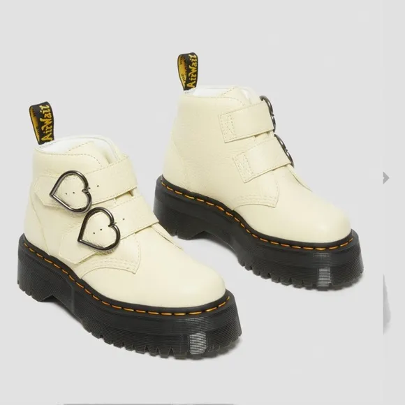 DR MARTENS DEVON HEART LEATHER PLATFORM BOOTS