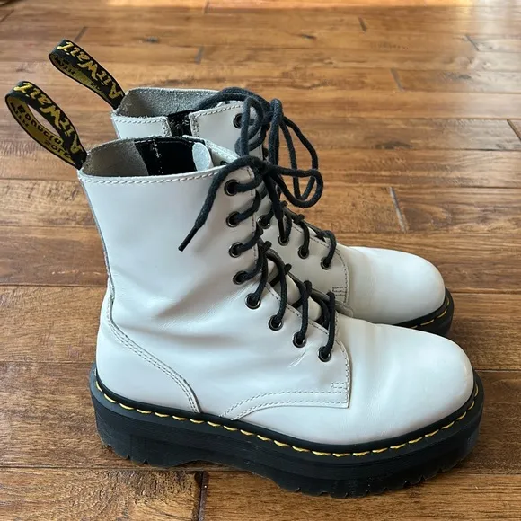 Dr. Martens Docs Jadon Smooth Leather Platform Boots in White US Womens Size 8