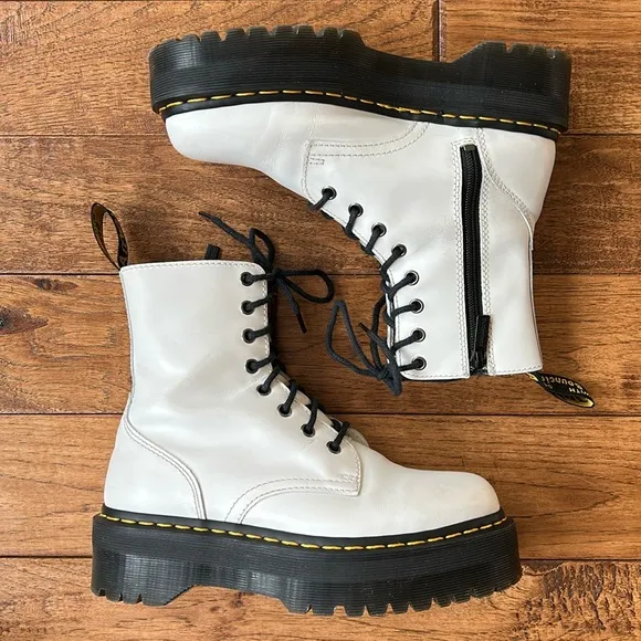 Dr. Martens Docs Jadon Smooth Leather Platform Boots in White US Womens Size 8