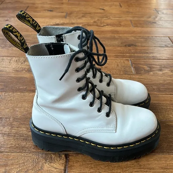 Dr. Martens Docs Jadon Smooth Leather Platform Boots in White US Womens Size 8