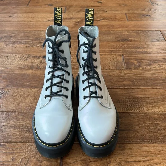 Dr. Martens Docs Jadon Smooth Leather Platform Boots in White US Womens Size 8