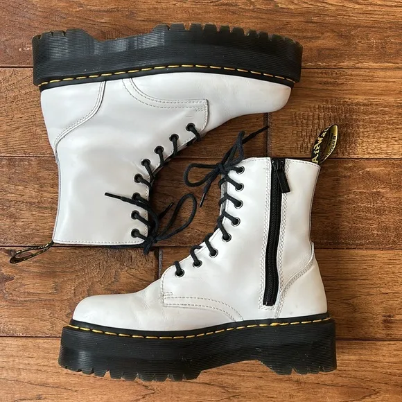 Dr. Martens Docs Jadon Smooth Leather Platform Boots in White US Womens Size 8