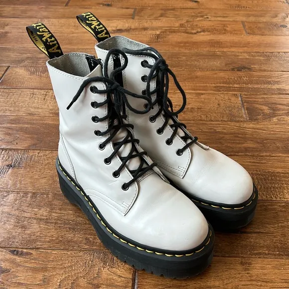 Dr. Martens Docs Jadon Smooth Leather Platform Boots in White US Womens Size 8