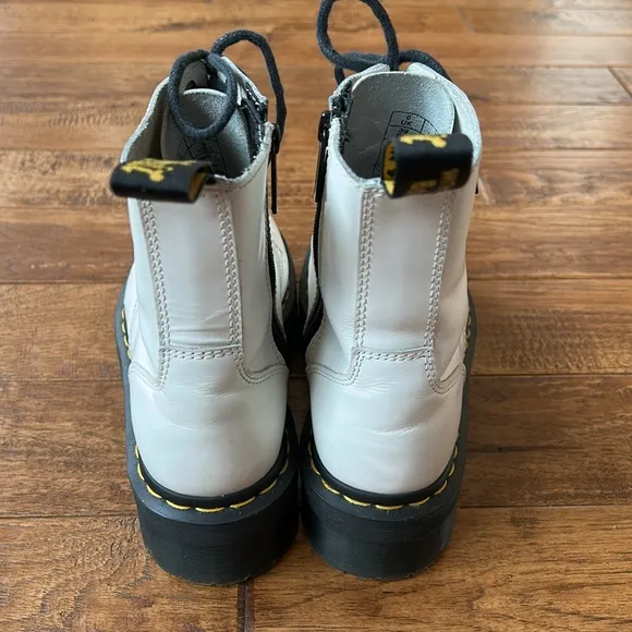 Dr. Martens Docs Jadon Smooth Leather Platform Boots in White US Womens Size 8