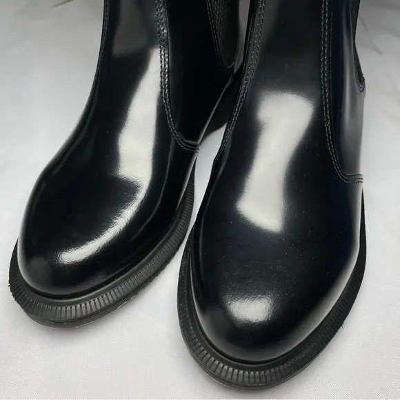 DR. MARTENS Flora Polished Smooth Chelsea Boot Size 7