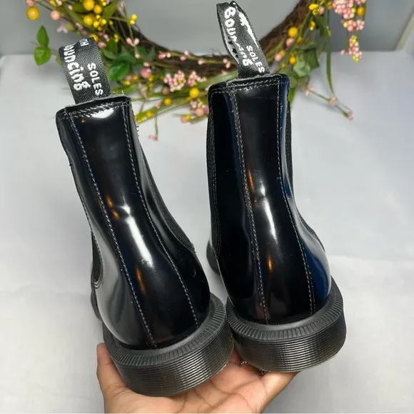 DR. MARTENS Flora Polished Smooth Chelsea Boot Size 7