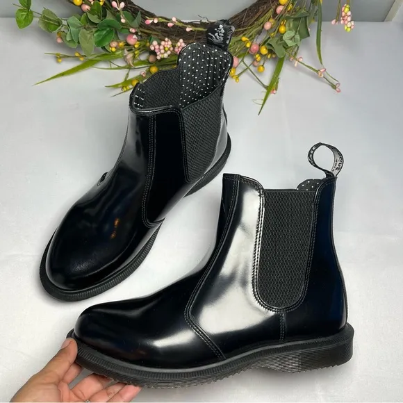 DR. MARTENS Flora Polished Smooth Chelsea Boot Size 7