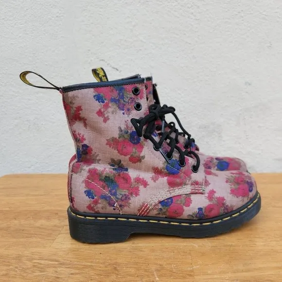 Dr. Martens Floral Castel Boots