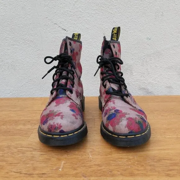 Dr. Martens Floral Castel Boots