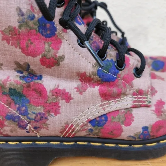 Dr. Martens Floral Castel Boots