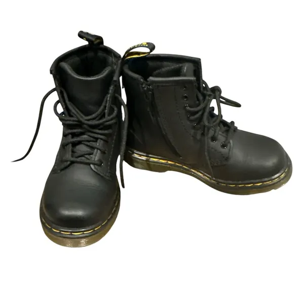 Dr. Martens kids 1460 Boots Black Lace-Up Boots Toddler size 9