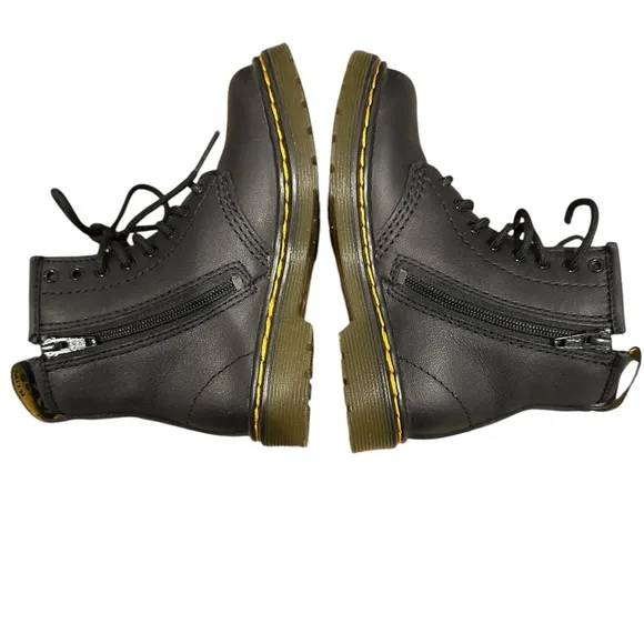 Dr. Martens kids 1460 Boots Black Lace-Up Boots Toddler size 9