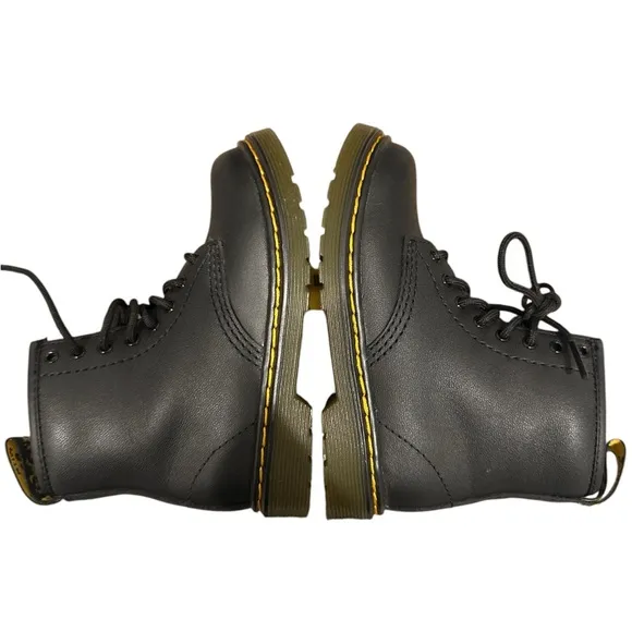 Dr. Martens kids 1460 Boots Black Lace-Up Boots Toddler size 9