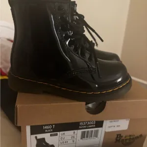 Dr. Martens Kids Black Patent Leather Boots 9c