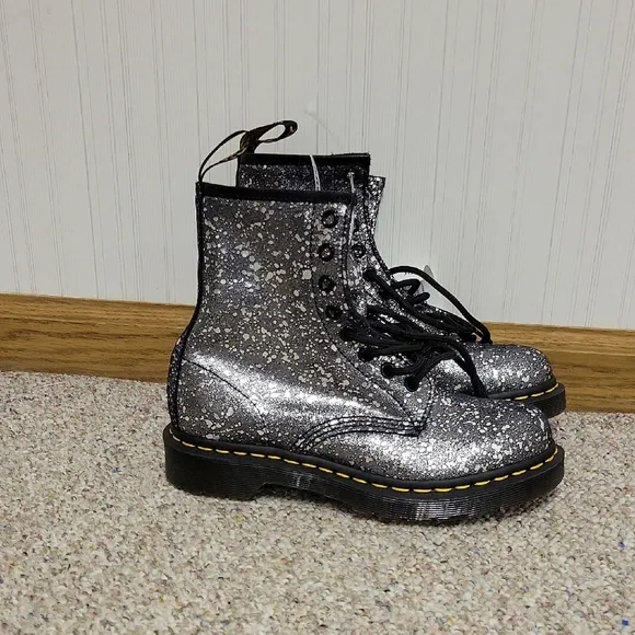 Dr. Martens Silver Glitter Boots women's sz 6 air cushion sole slip resistant