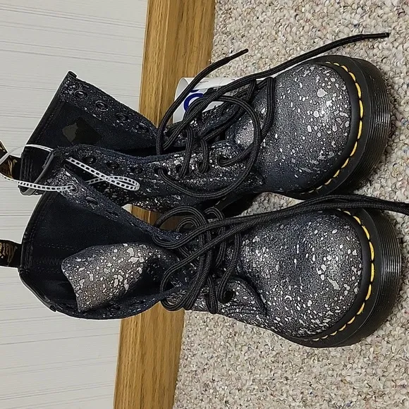 Dr. Martens Silver Glitter Boots women's sz 6 air cushion sole slip resistant