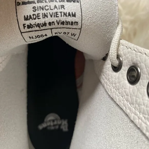 Dr. Martens White Combat cinclair boots