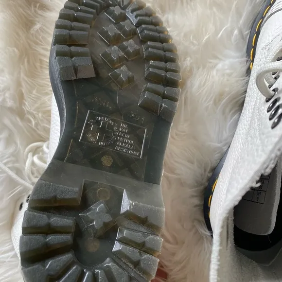 Dr. Martens White Combat cinclair boots