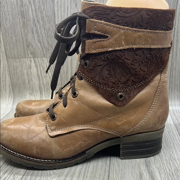 Dromedaris Kara Leather Combat Comfort Lined Boots Taupe
