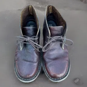 DULUTH trading co mens boots Genuine Leather  chukka shoes  9.5 style 39023