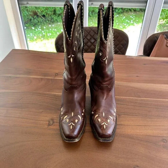 Durango Crush 12” Womens Brown Leather Sew‎ Sassy Western Embroidered Boots
