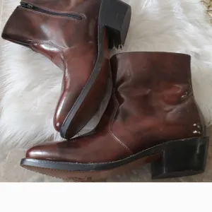 Durango Men's Brown Cowboy western dress Boots.