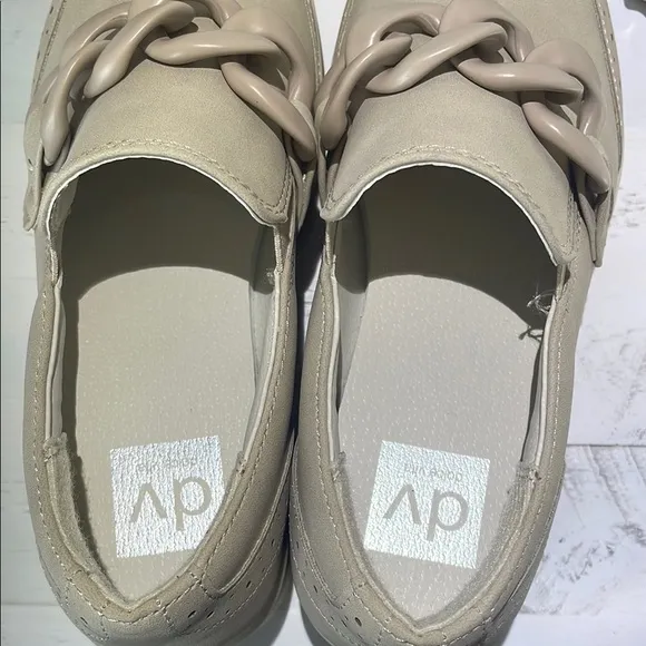 DV by Dolce Vita Women's Cream Loafers