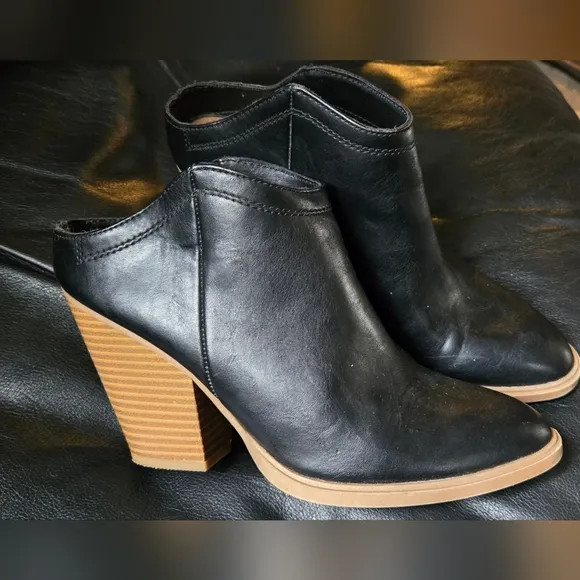 DV for Target like NEW Black Leather Ankle Boots sz7