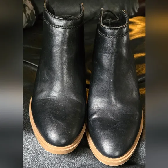 DV for Target like NEW Black Leather Ankle Boots sz7