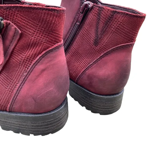 Earth Jordan Wine Color Leather Ankle Booties