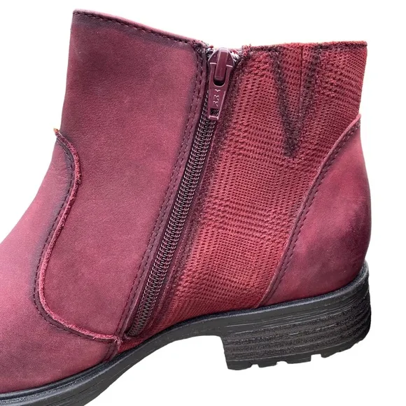 Earth Jordan Wine Color Leather Ankle Booties