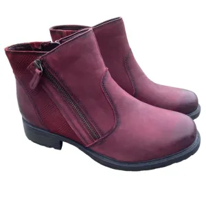 Earth Jordan Wine Color Leather Ankle Booties