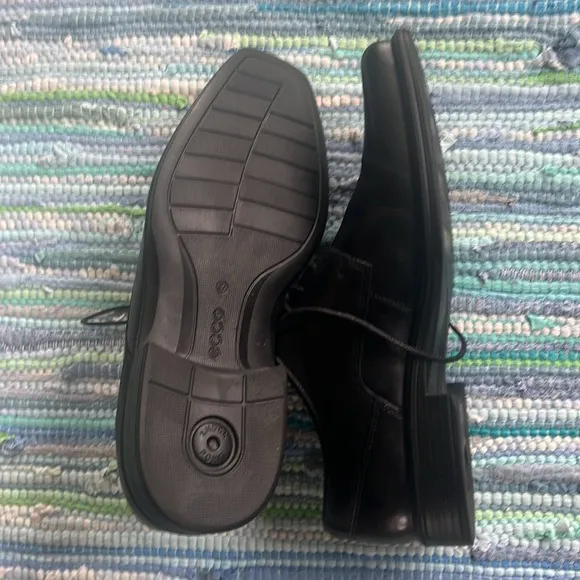 Ecco Men’s shoes 9-9.5 Business Casual Classic Black Men's Dress Shoes